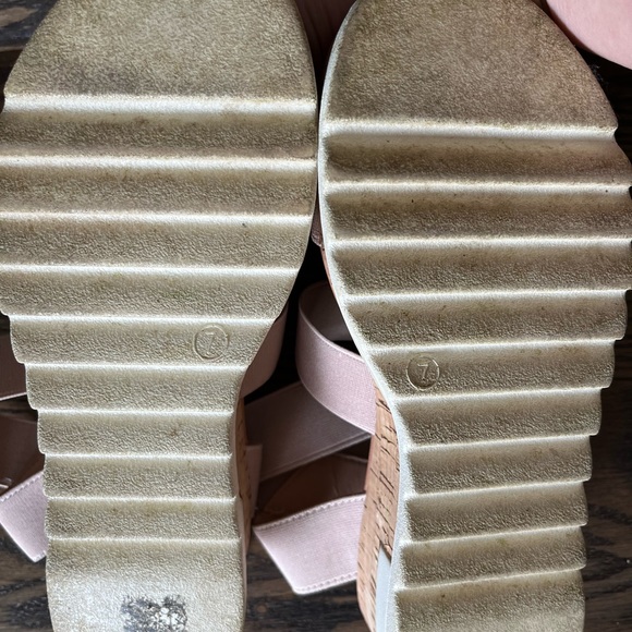 Light pink wedges, size 7 - Picture 4 of 4